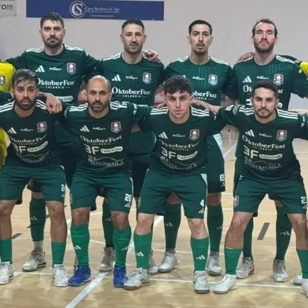 Mantova-Pirossigeno Cosenza 3-3, rimonta e contro-rimonta al PalaSguaitzer: Marcelinho salva i lupi\n