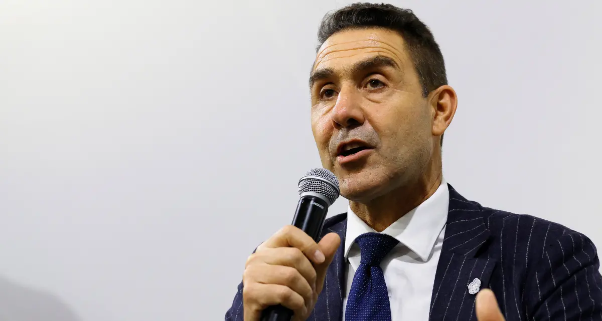 Denny Mendez interrompe Vannacci davanti all’Ariston: «Non sono per niente d’accordo con lei».\u00A0Scintille politiche a Sanremo\n