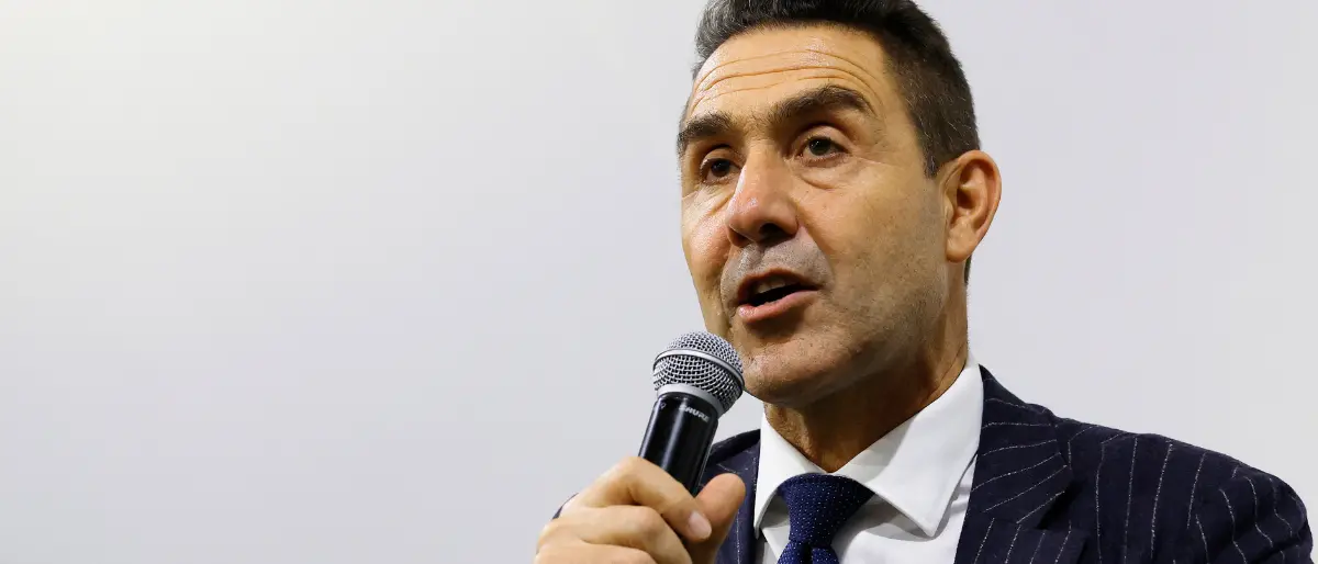 Denny Mendez interrompe Vannacci davanti all’Ariston: «Non sono per niente d’accordo con lei».\u00A0Scintille politiche a Sanremo\n