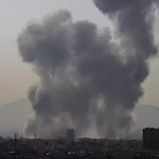 Israele lancia un\u00A0attacco preventivo all'Iran: colonne di fumo a Teheran, sirene d’allarme a Gerusalemme\n