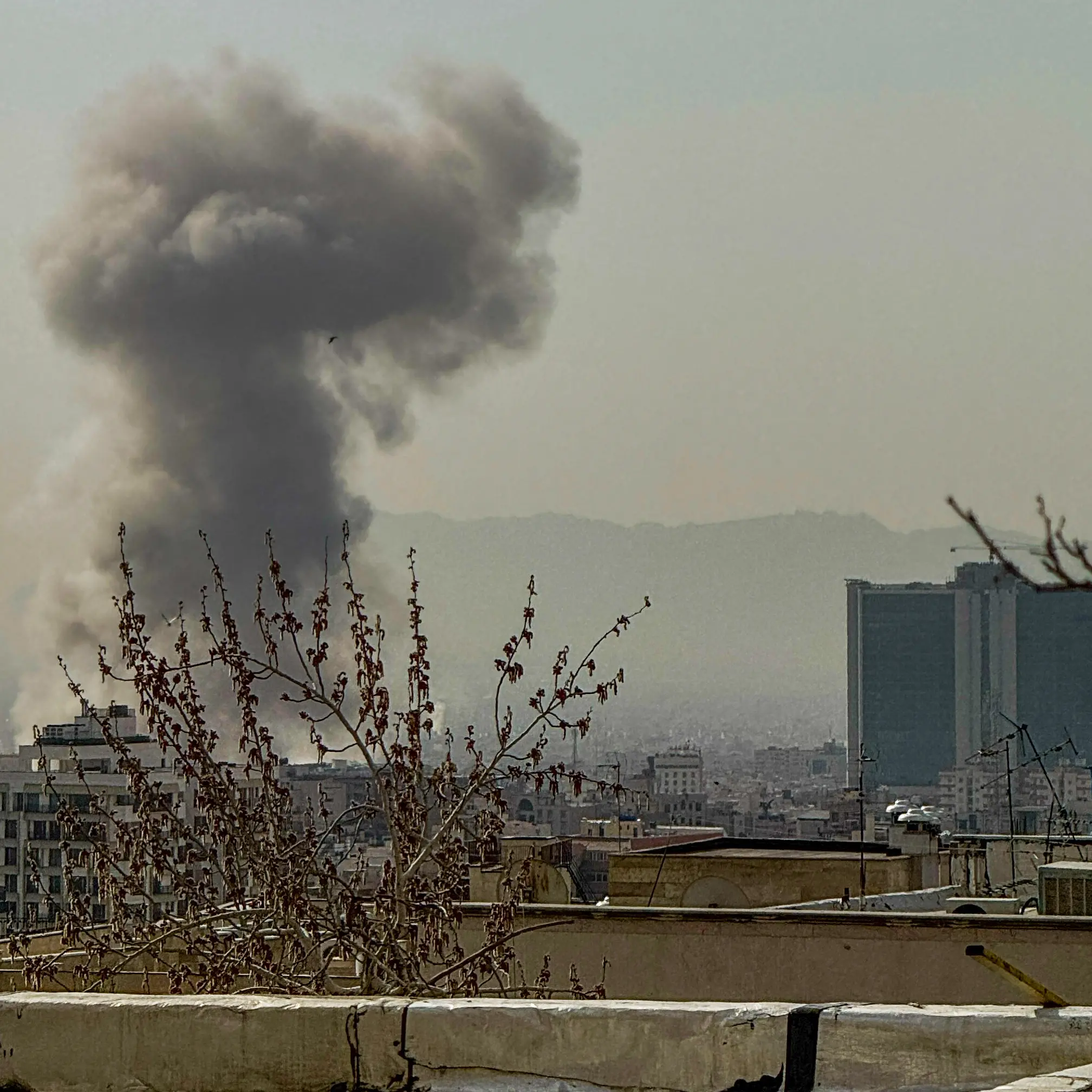 Israele e Usa bombardano l’Iran (che risponde agli attacchi), è guerra in Medioriente. Trump:\u00A0«Non avranno il nucleare» –\u00A0LIVE\u00A0\n