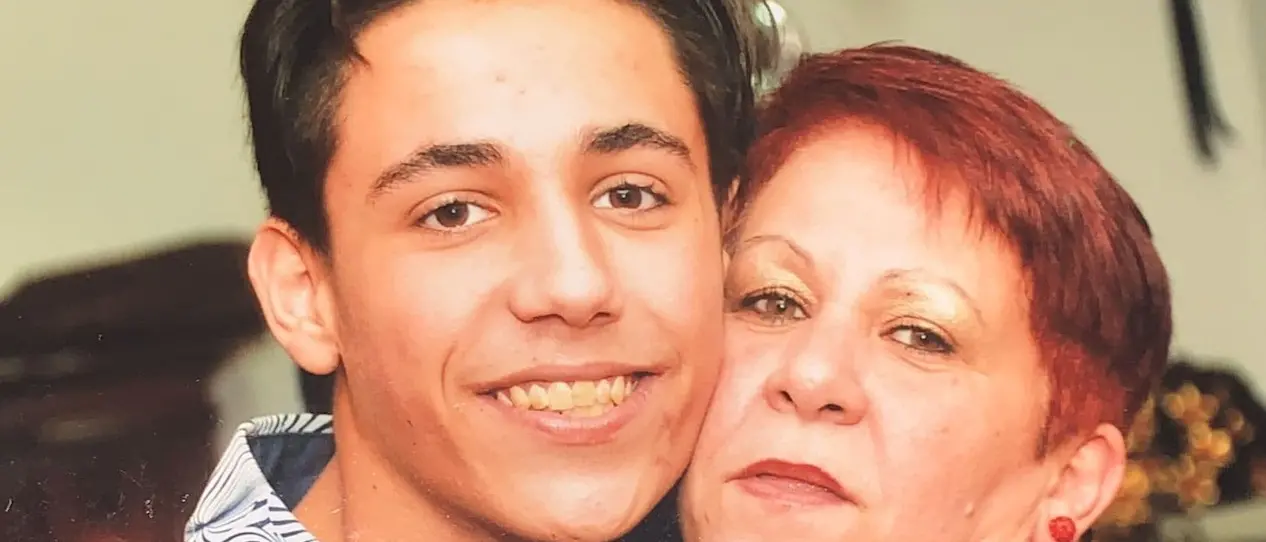 Gerocarne, nel racconto di una mamma il dramma del bullismo: «Lo chiamavano storpio, gli dicevano “devi morire”. E si uccise»\u00A0\n