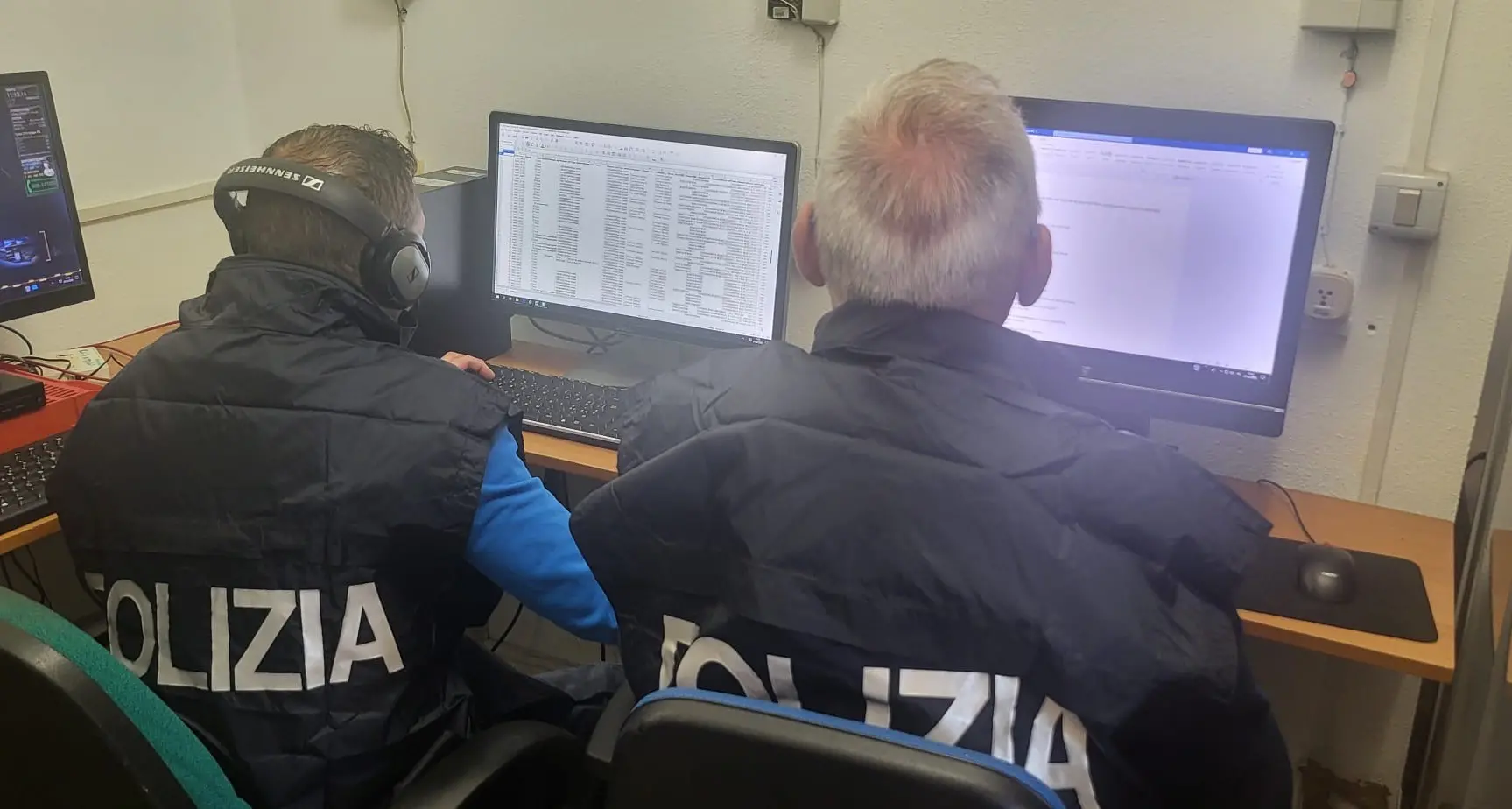 Falsi permessi di soggiorno, 10 indagati a Crotone: ci sono anche un avvocato e tre dipendenti della Prefettura\u00A0\n