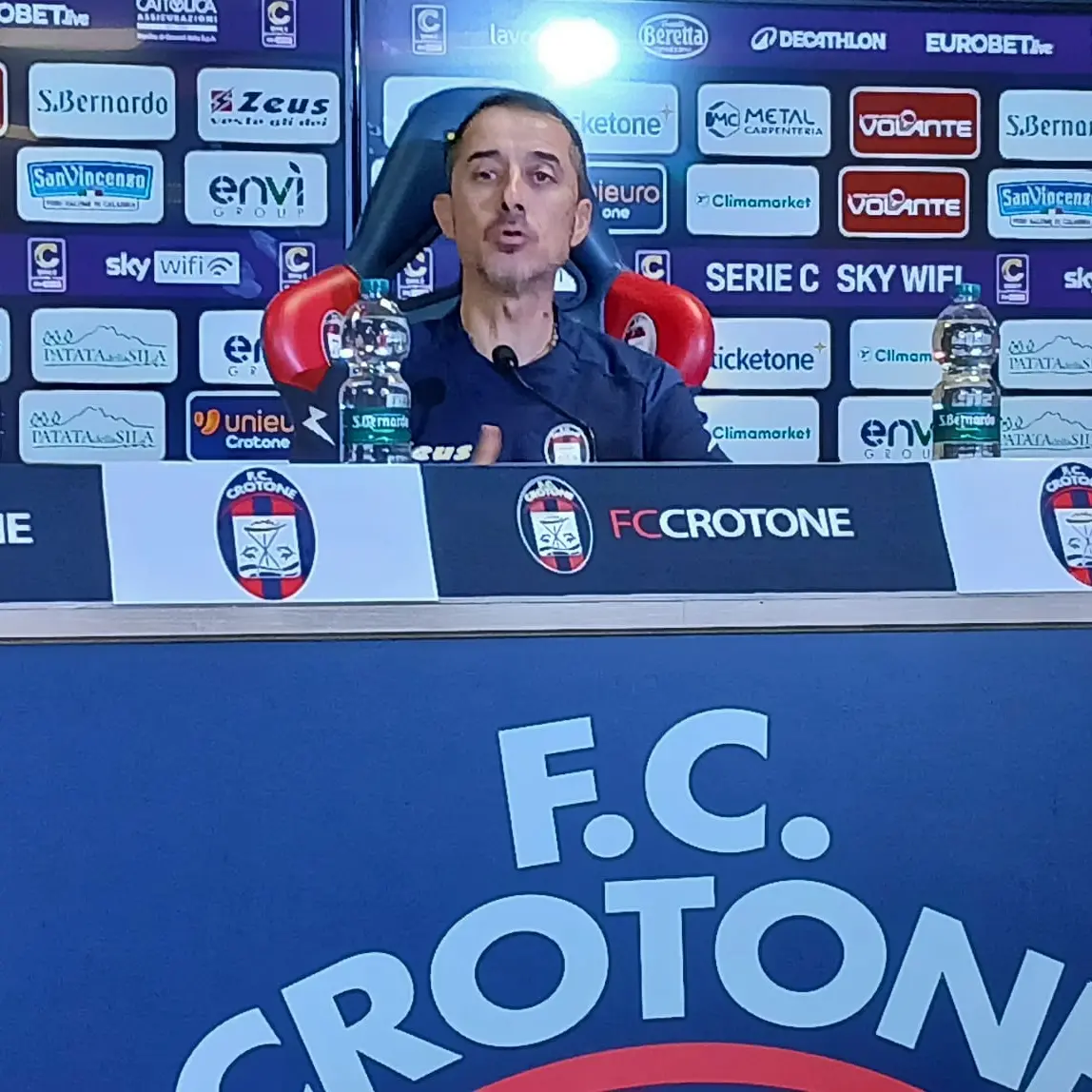 Verso Monopoli-Crotone,\u00A0Longo: «Loro squadra coesa, noi pronti a lottare»\n