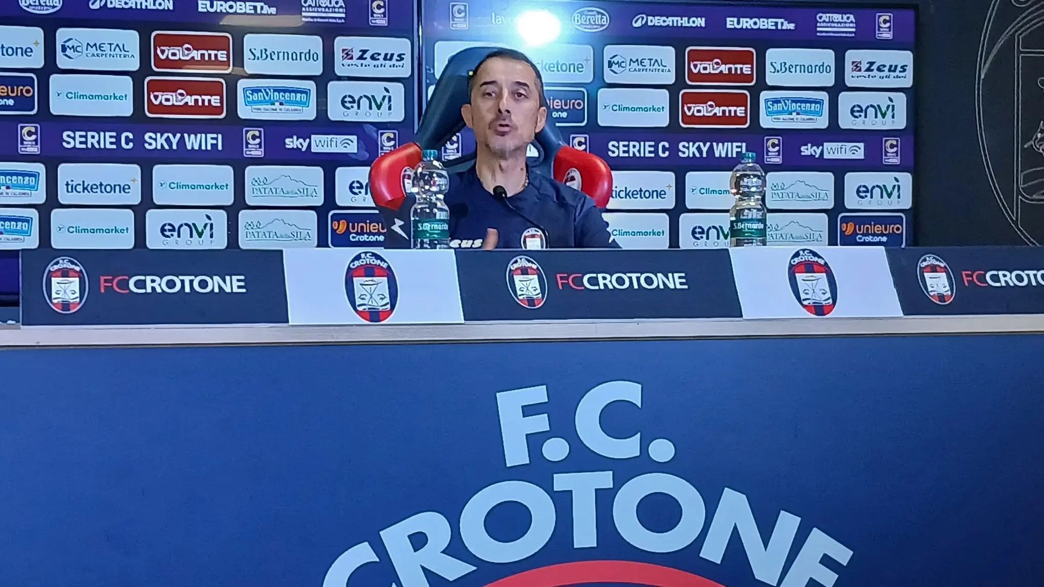 Verso Monopoli-Crotone,\u00A0Longo: «Loro squadra coesa, noi pronti a lottare»\n