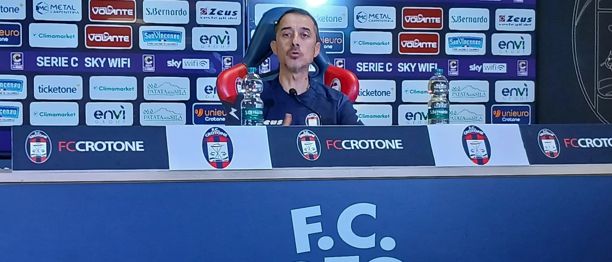 Verso Monopoli-Crotone,\u00A0Longo: «Loro squadra coesa, noi pronti a lottare»\n