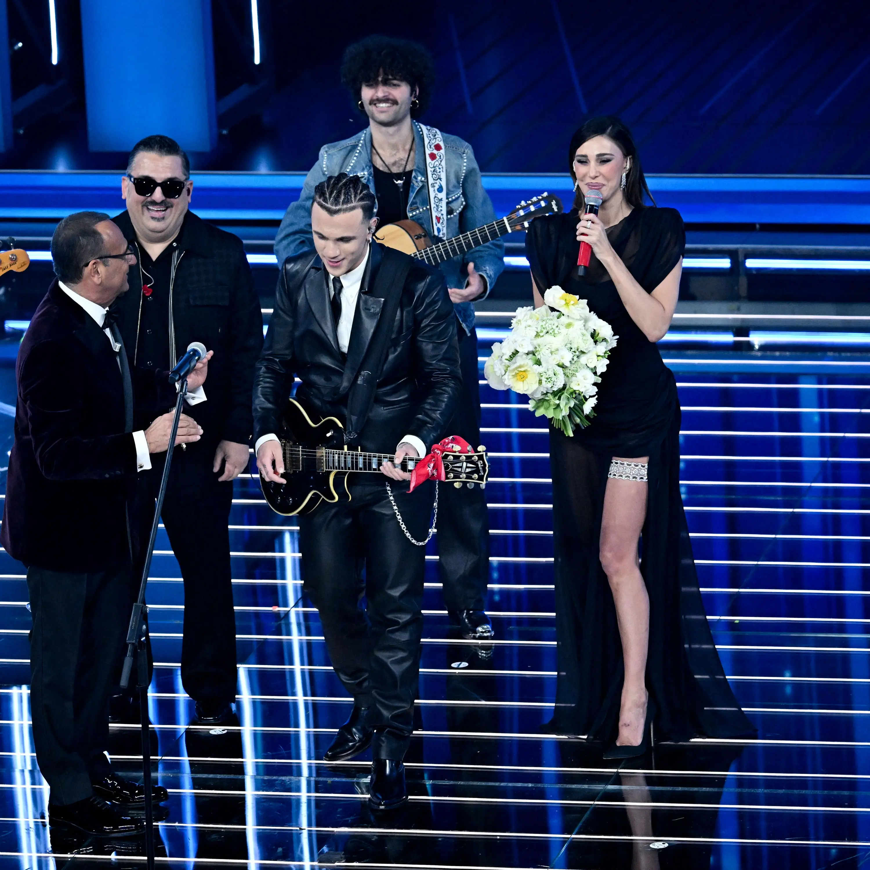 Sanremo 2026, anche la quarta serata sotto tono negli ascolti:\u00A010,8 milioni di spettatori e il 65,6% di share\n