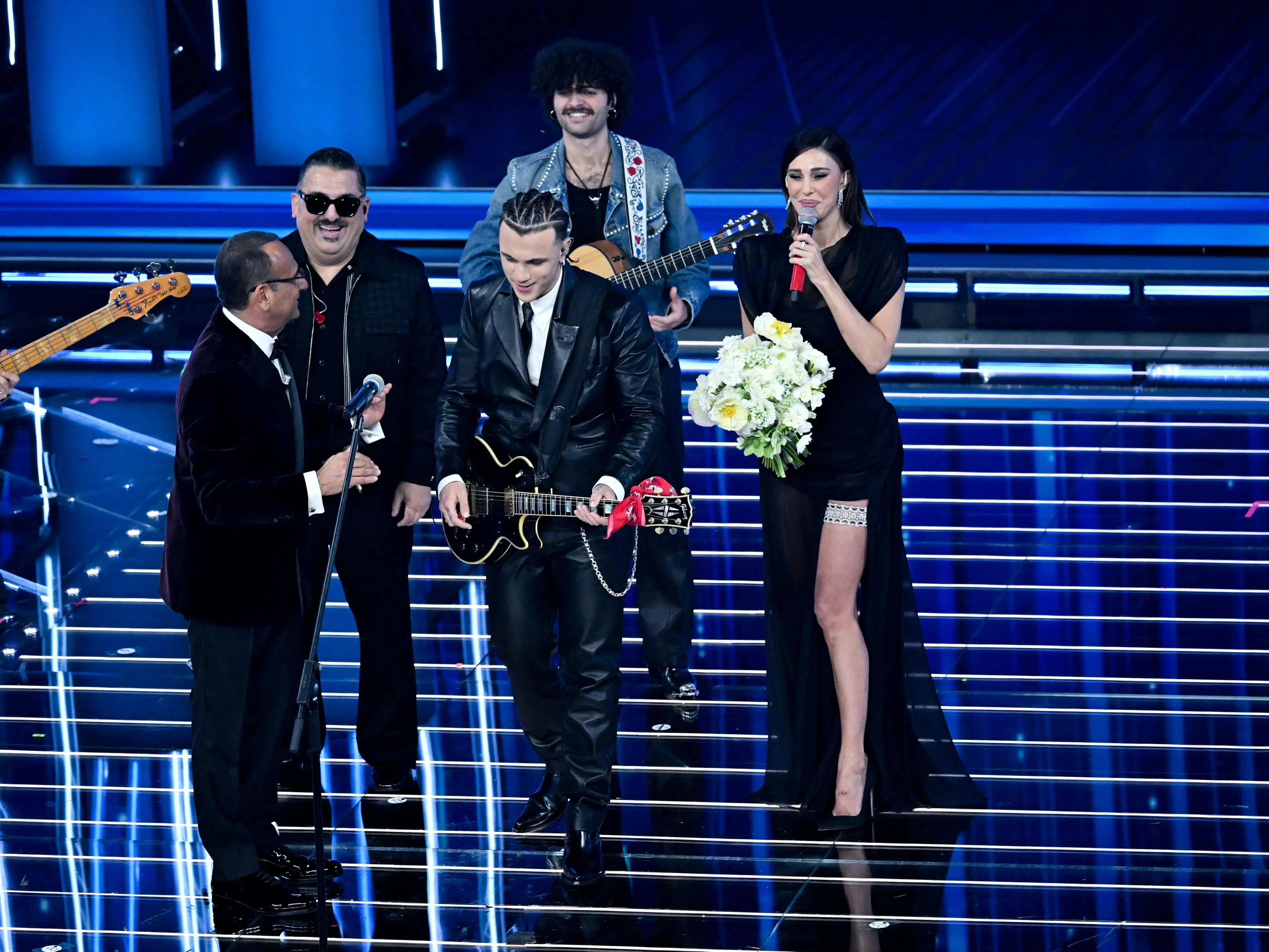 Sanremo 2026, anche la quarta serata sotto tono negli ascolti:\u00A010,8 milioni di spettatori e il 65,6% di share\n