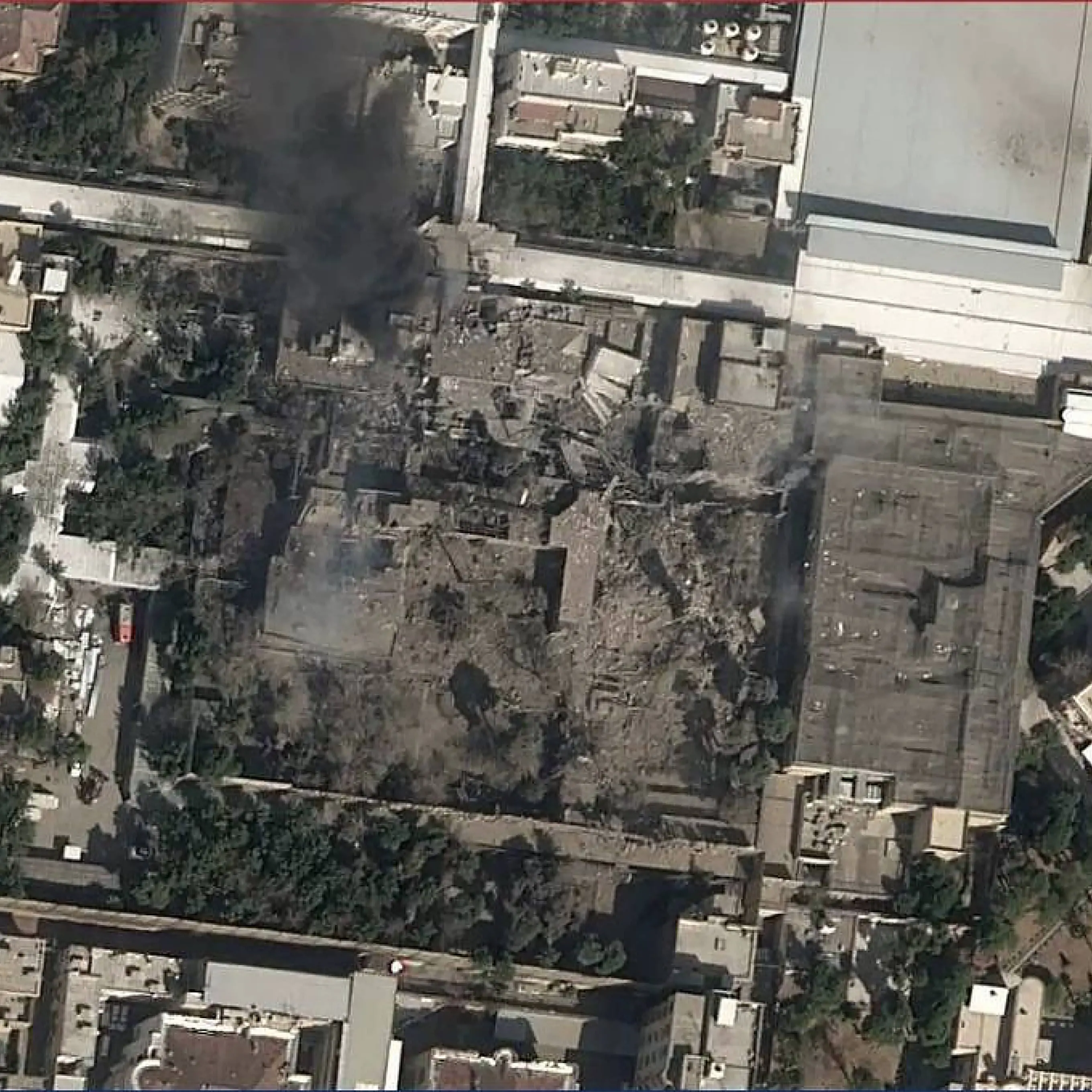 Attacco Usa-Israele all’Iran: questa volta l’obiettivo dei raid è abbattere il regime degli ayatollah\n