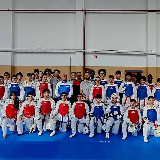 Taekwondo, a Catanzaro il primo raduno regionale delle cinture colorate con 100 atleti da tutta la Calabria\n