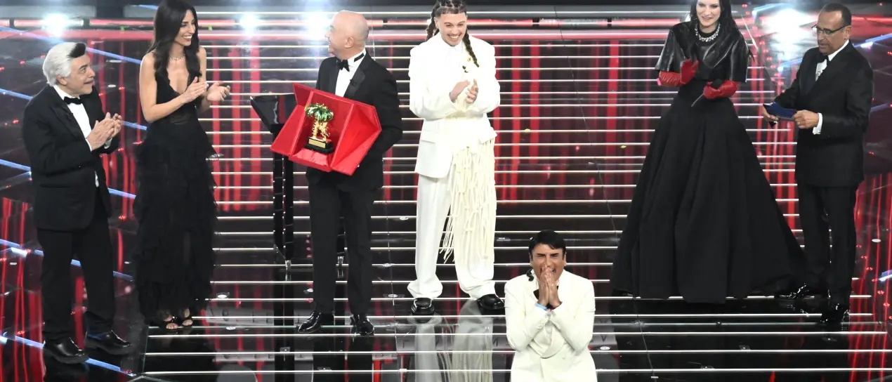 Non solo nostalgia, ma anche strategia:\u00A0il trionfo di Sal Da Vinci e quel racconto dal sapore di tradizione\n