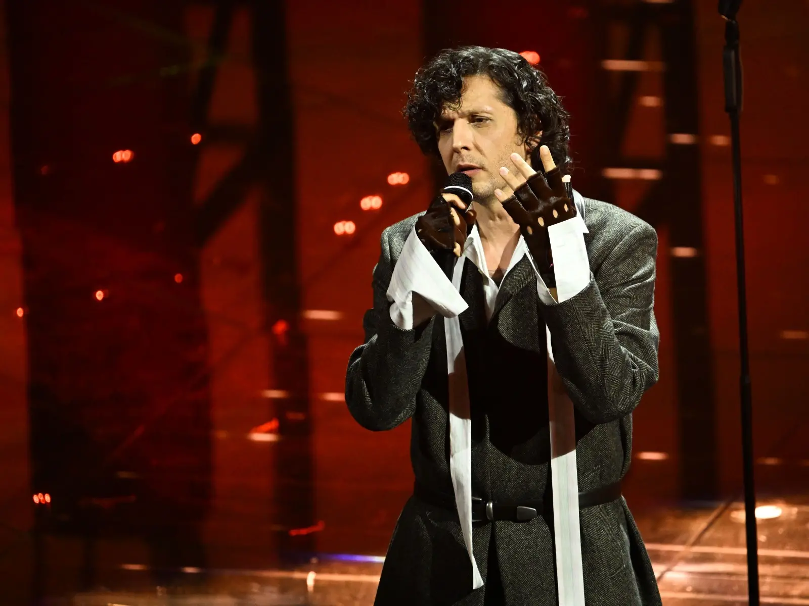 A Ermal Meta il premio “People & Planet Lab – Canzone Sostenibile”: a Sanremo la musica diventa voce dell’Agenda 2030