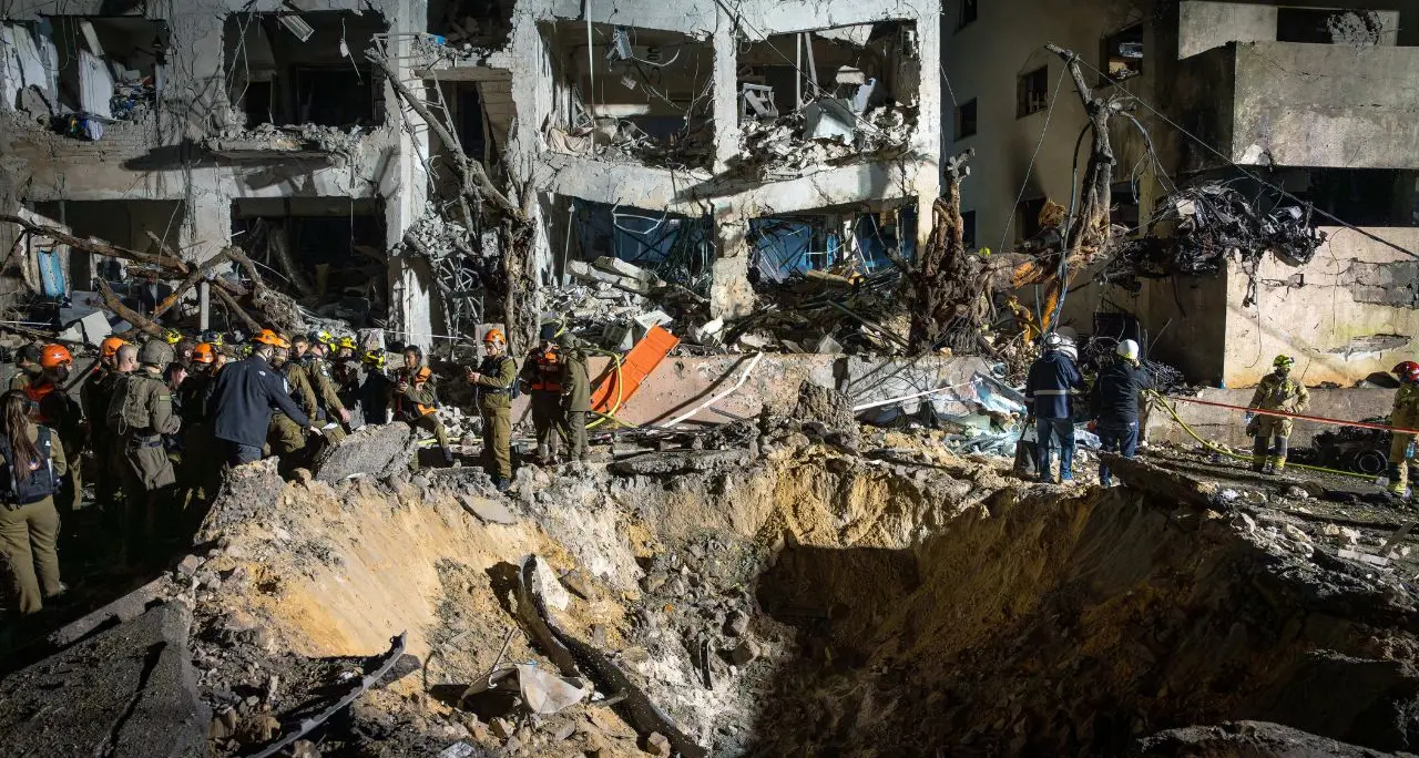 Non basta condannare la guerra, non basta temerla: per superarla dobbiamo\u00A0prima comprenderne l’attrazione\n