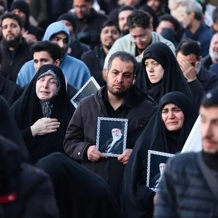 Iran, ucciso Khamenei. I\u00A0pasdaran minacciano «offensiva feroce». Trump: «Se lo faranno colpiremo». A Teheran attaccata la tv di Stato