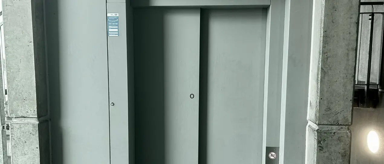 Filadelfia, senza gambe e “prigioniero” nella casa Aterp: ascensore fermo dal 2006, interviene il Comune\u00A0\n