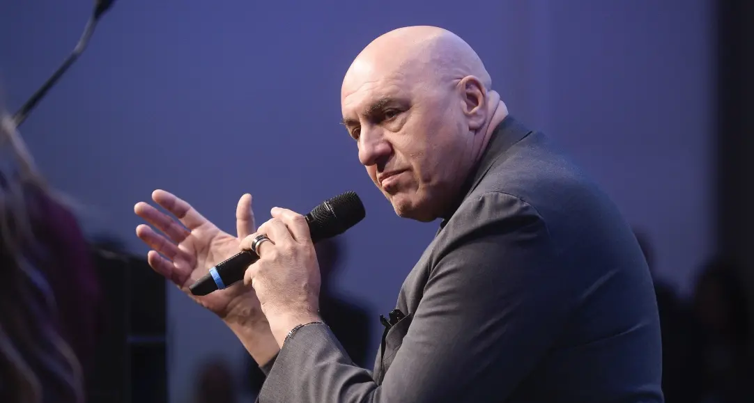 Il deserto dei Tartari di Guido Crosetto, il ministro bloccato a Dubai e un’Italia che si scopre piccolissima\n