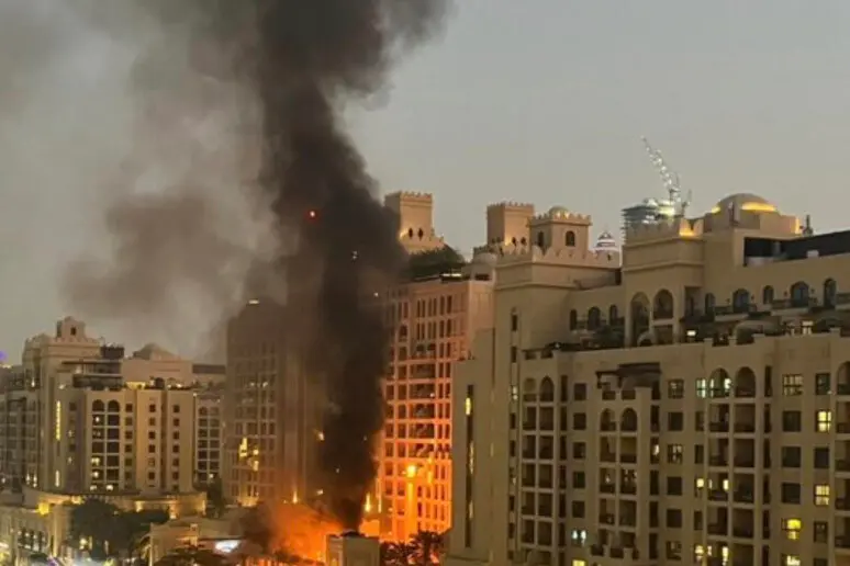 Studentesse del Galluppi bloccate a Dubai, l'appello di\u00A0\"Noi Amiamo Catanzaro\":\u00A0«Forza ragazze, la vostra città vi aspetta a braccia aperte»\n