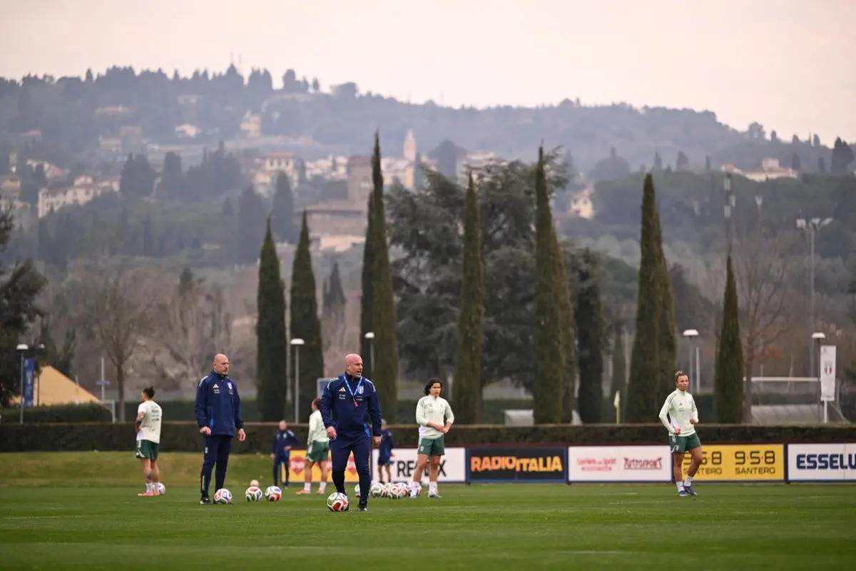 La Nazionale femminile\u00A0in partenza per Reggio Calabria: martedì allo stadio Granillo\u00A0inizia la corsa verso il Mondiale\n