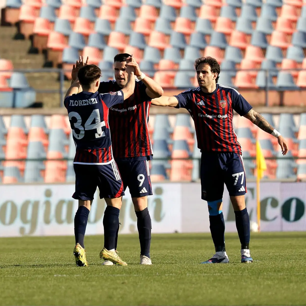 Cosenza, che fatica! Battuto 3-2 il Sorrento e ora la Salernitana è a un solo punto\n
