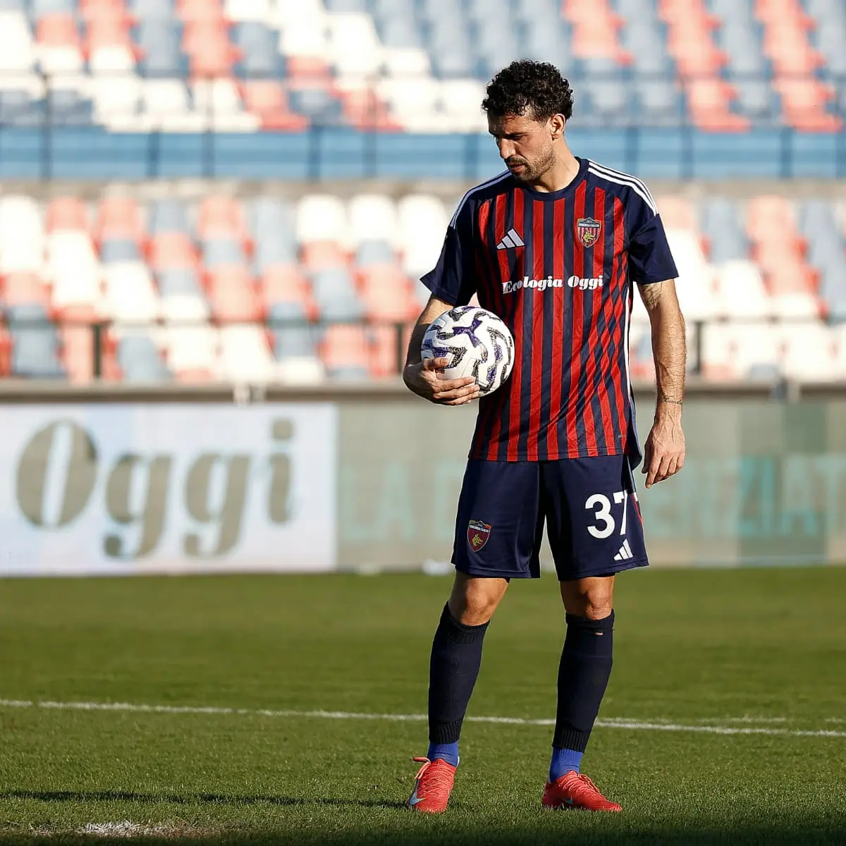 Cosenza, Palmieri ci crede: «Uniti e compatti, possiamo giocarcela fino in fondo»\n