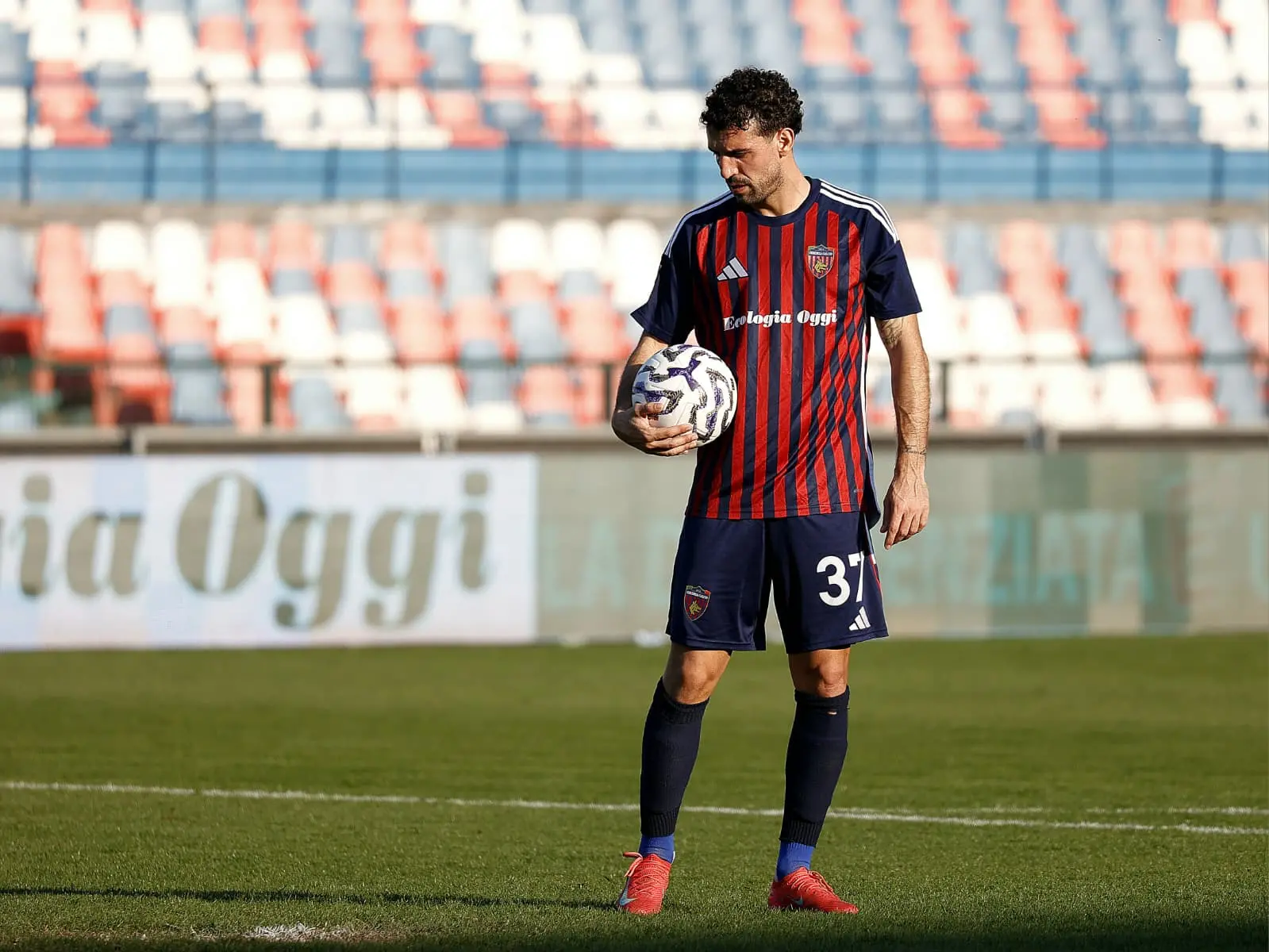 Cosenza, Palmieri ci crede: «Uniti e compatti, possiamo giocarcela fino in fondo»\n