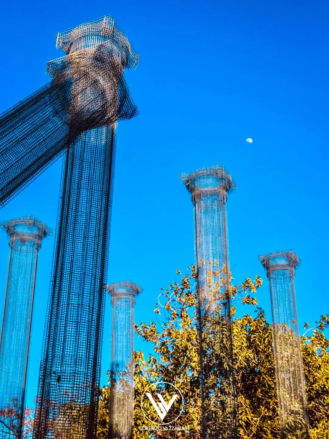 Sotto lo sguardo della luna, il segreto delle colonne\n