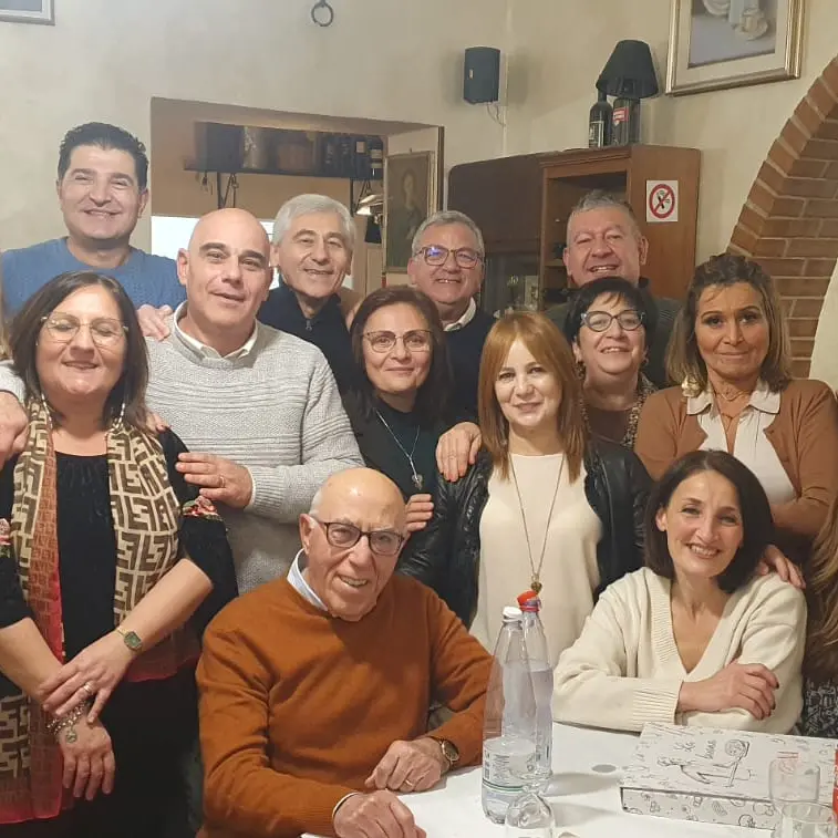 Cosenza, dopo 40 anni gli studenti della V-G del “Pezzullo” si ritrovano a cena