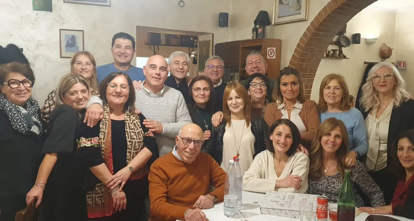 Cosenza, dopo 40 anni gli studenti della V-G del “Pezzullo” si ritrovano a cena