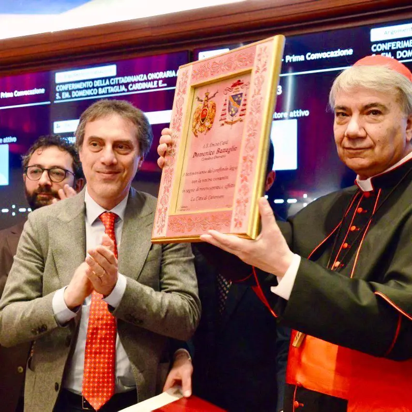 Bassorilievo in argento donato al cardinale Battaglia, Fiorita ringrazia il maestro Michele Affidato\n