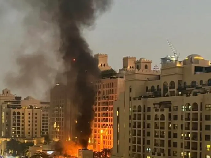 Tensione tra Usa e Iran, calabresi bloccati a Dubai. Lo studente cosentino Mirko: «Tanta paura e scene da film»