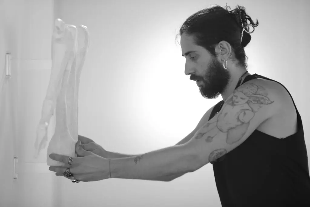 Angelo Gallo porta la sua arte a Milano: la prima personale alla Galleria Raffaella De Chirico\n