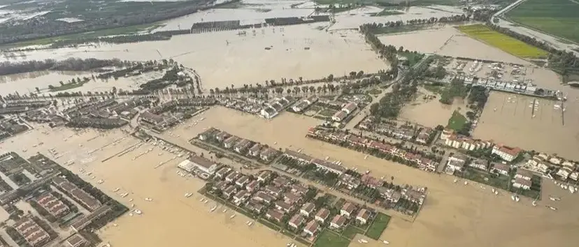 Alluvione nella Sibaritide, il Crati deviato per far spazio ai Laghi di Sibari. Tutti gli allarmi ignorati negli anni\n