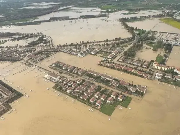 Alluvione nella Sibaritide, il Crati deviato per far spazio ai Laghi di Sibari. Tutti gli allarmi ignorati negli anni