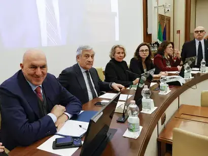 Crisi in Medio Oriente, audizione in Parlamento con Crosetto e Tajani: «Nella regione circa 70mila connazionali»