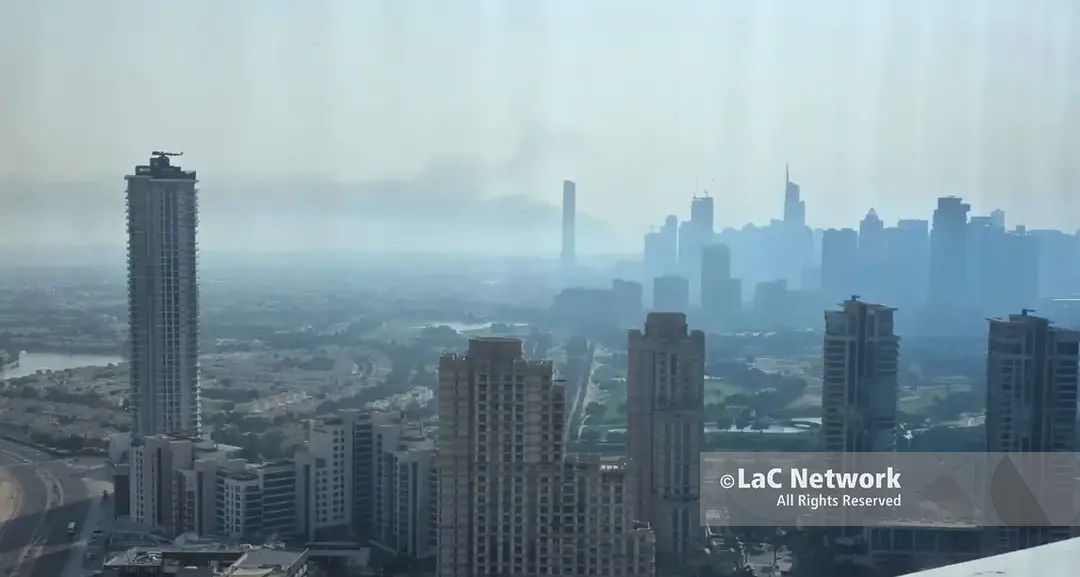 <p>Studentesse calabresi a Dubai, la dirigente: «Quando suona l’allarme devono <span style=\"color:hsl(0, 75%, 60%);\">rifugiarsi nei bunker</span>». Domani il rientro in Italia</p>