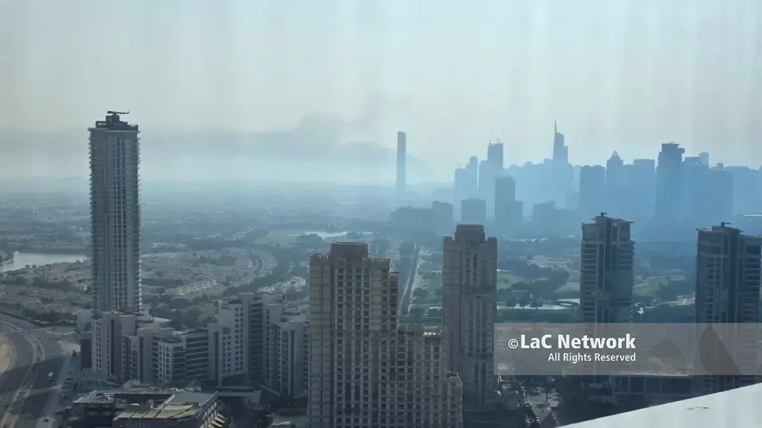 Studentesse calabresi a Dubai, la dirigente: «Quando suona l’allarme devono rifugiarsi nei bunker». Domani il rientro in Italia\n