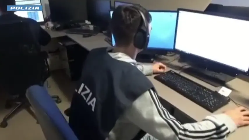 <p>«Facciamo tra 2 e 5mila euro al giorno, ne ho intestato 150mila a una zia»: <span style=\"color:hsl(0, 75%, 60%);\">q</span><span style=\"color:hsl(0,75%,60%);\">uanto si guadagna con la droga</span> a Isola</p>