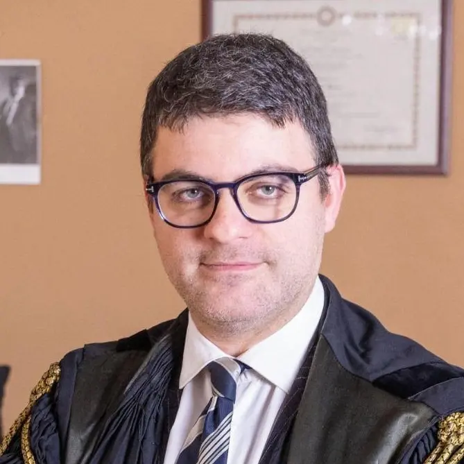 Furto d'energia e \"esposizione alla pubblica fede\": accolto\u00A0dalla Cassazione\u00A0il ricorso di una cittadina\n