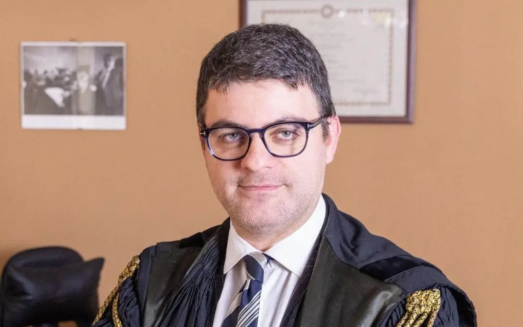 Furto d'energia e \"esposizione alla pubblica fede\": accolto\u00A0dalla Cassazione\u00A0il ricorso di una cittadina\n