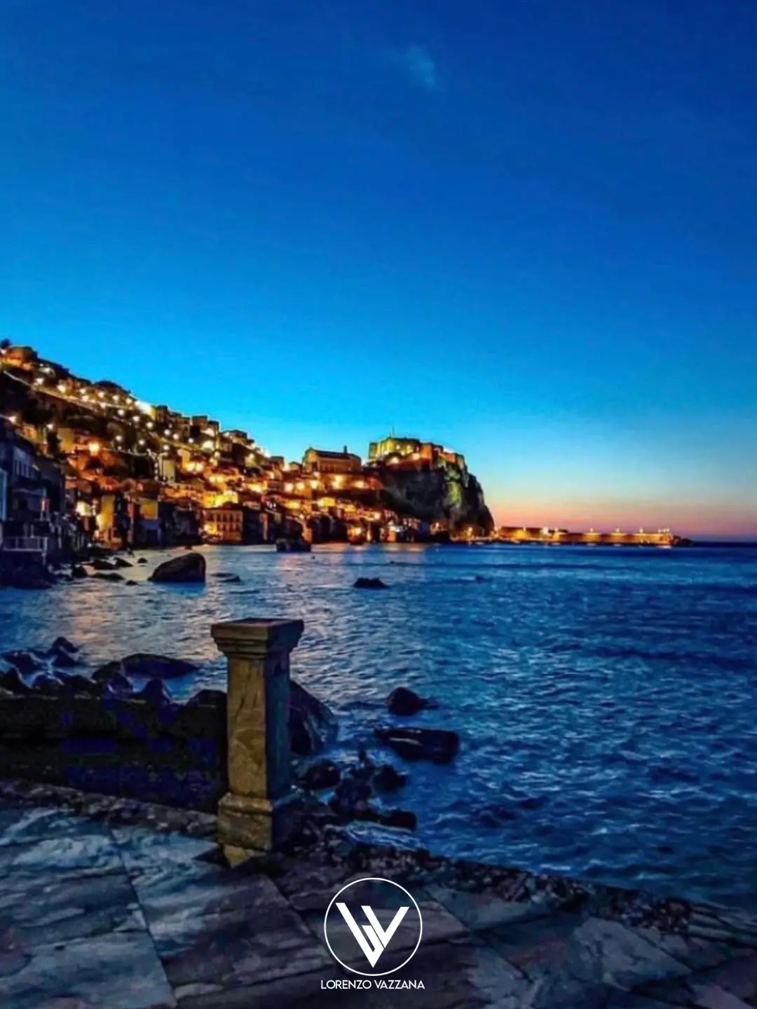 Chianalea al crepuscolo, quando il mare custodisce i sogni\n