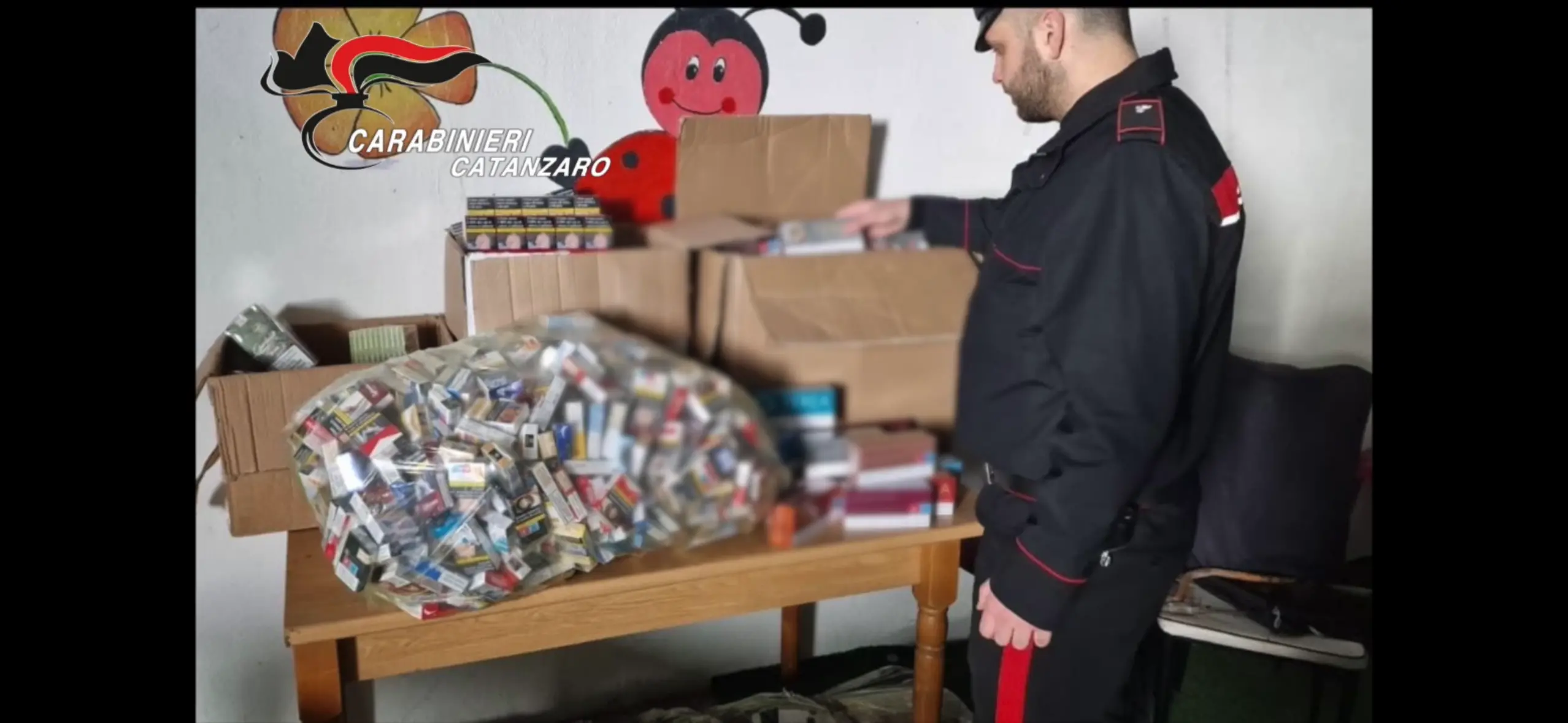 Catanzaro, sequestrati 2.000 pacchetti di sigarette rubate per 30mila euro: arrestato un 42enne\n