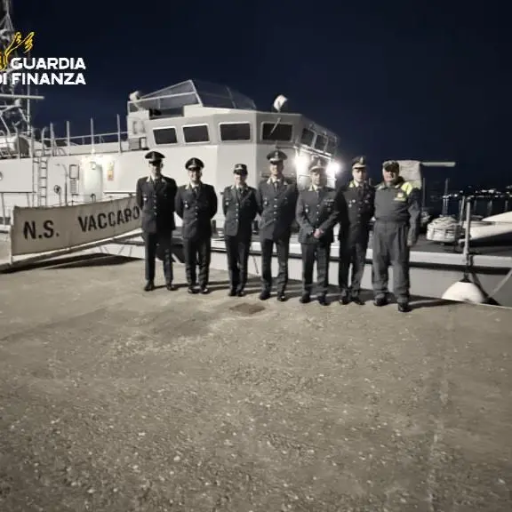 La nave scuola “Vaccaro” della Guardia di Finanza a Vibo Marina per l’addestramento degli\u00A0allievi ufficiali\n