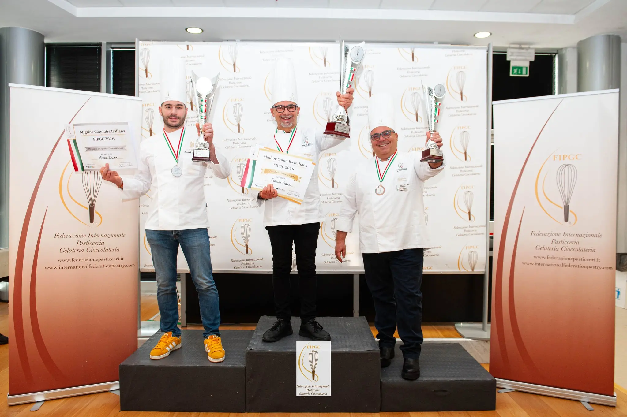 Melograno, anacardi e cioccolato bianco: è calabrese la miglior\u00A0Colomba Gelato, premiato\u00A0Massimo Esposito\n