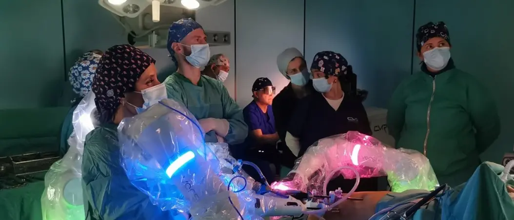 All’ospedale di Lamezia attivata la chirurgia di precisione: a operare il sistema robotico Versius\n