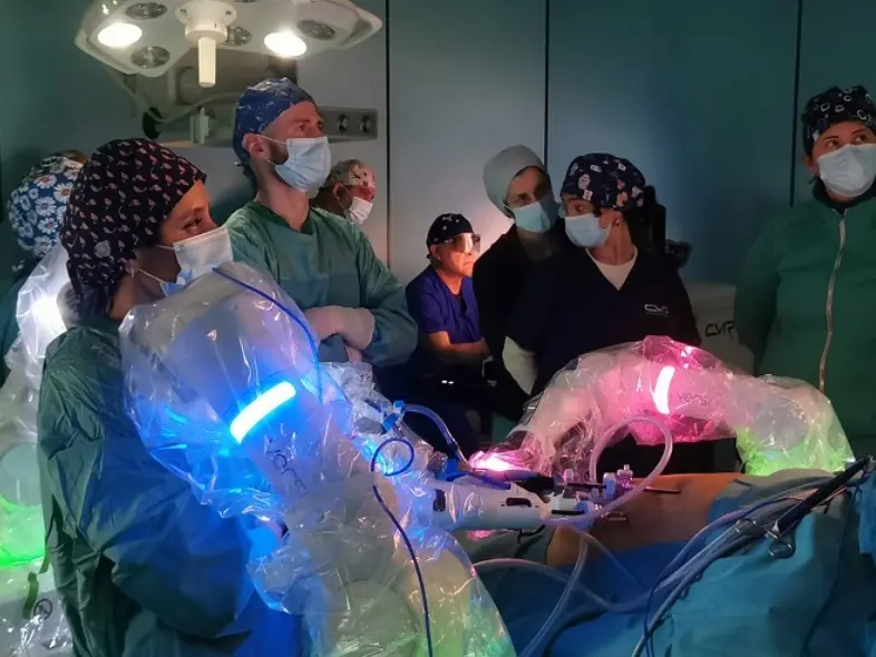 All’ospedale di Lamezia attivata la chirurgia di precisione: a operare il sistema robotico Versius
