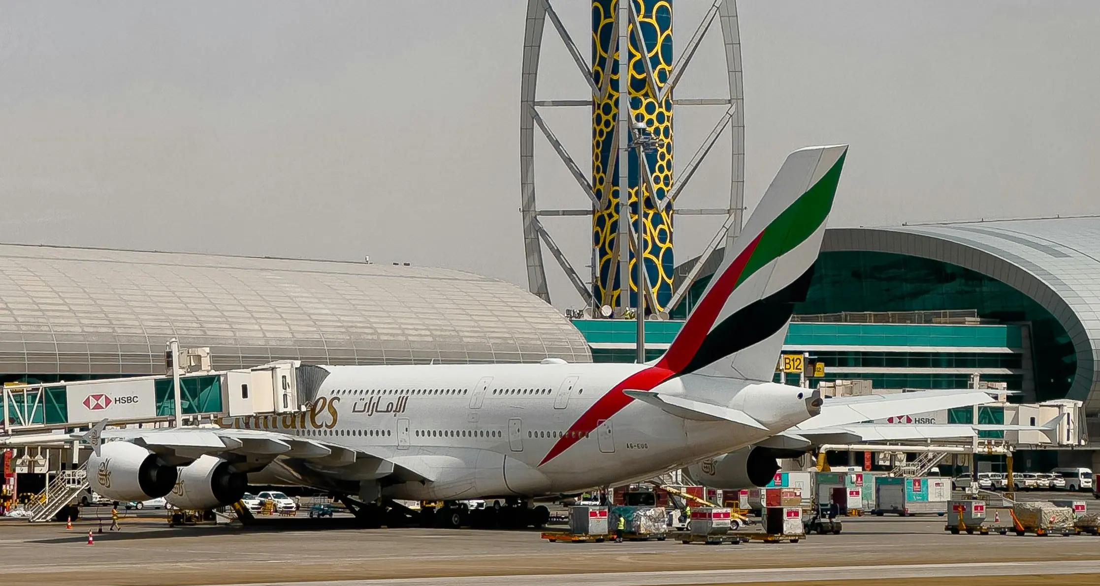 Bloccati a Dubai, la mamma di una studentessa di Catanzaro: «È stata due volte nei bunker per gli allarmi ma sta bene»\u00A0\n