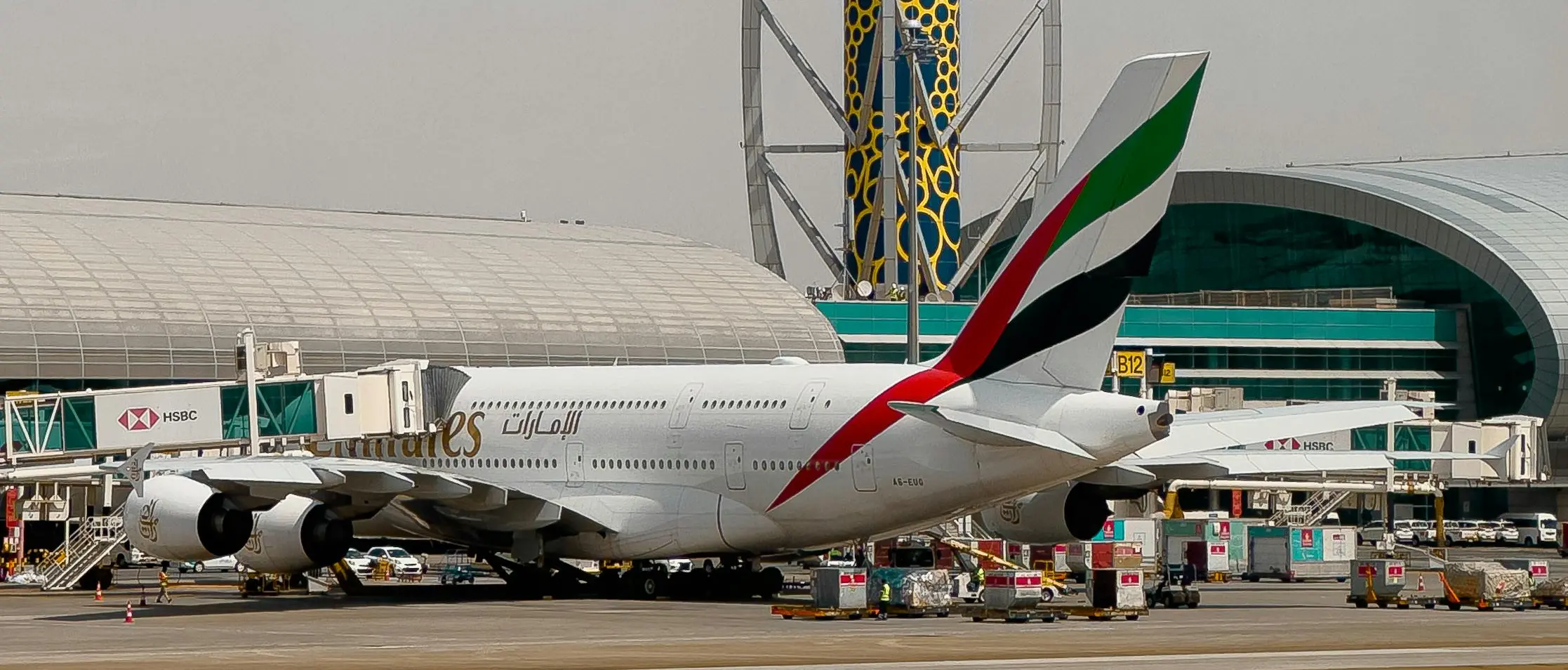 Bloccati a Dubai, la mamma di una studentessa di Catanzaro: «È stata due volte nei bunker per gli allarmi ma sta bene»\u00A0\n