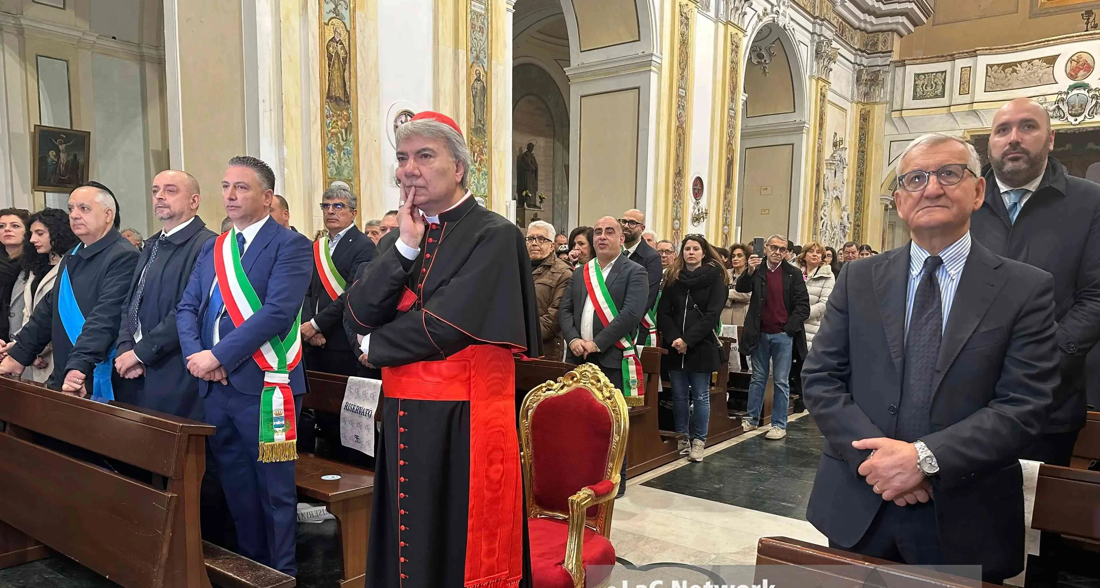 <p>Squillace accoglie don Mimmo Battaglia come cittadino onorario </p>