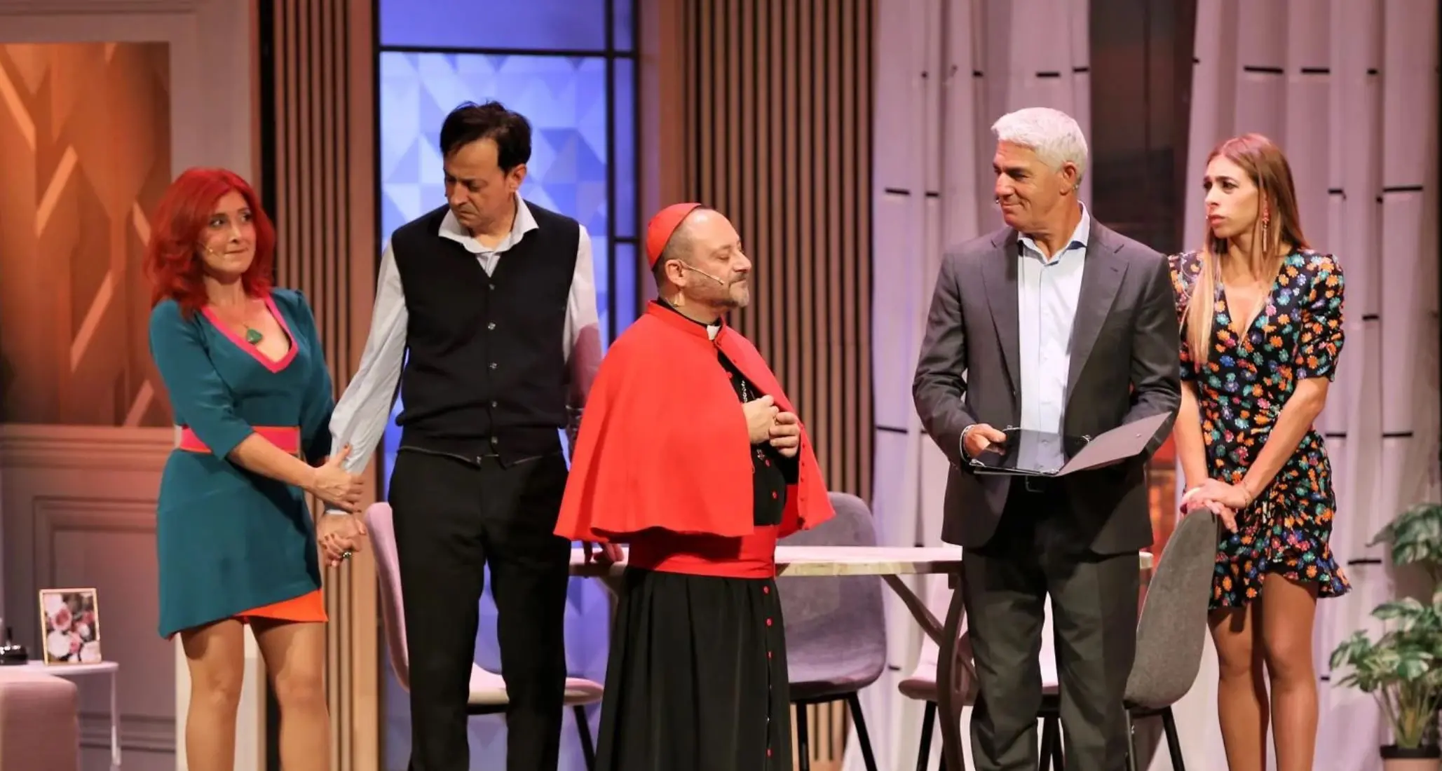 Biagio Izzo in Calabria con “L’Arte della Truffa”: Crotone sold out, tappa a Corigliano-Rossano\n