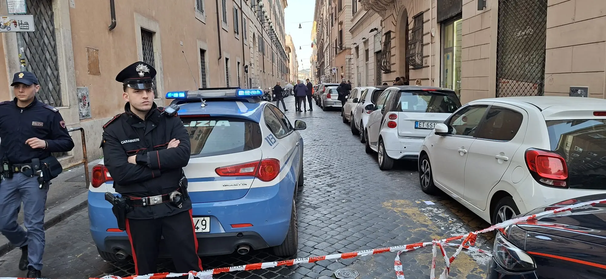 Allarme bomba nella sede di Fratelli d'Italia in via della Scrofa, locali evacuati\n